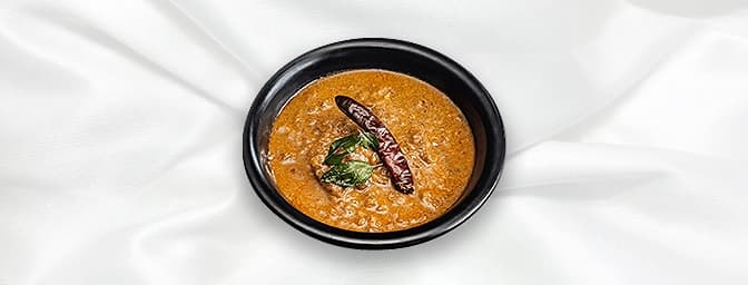 Balti Chicken Tikka Masala — Balti dishes are cooked in cast iron Kashmiri pan with special spices, fresh tomatoes, coriander