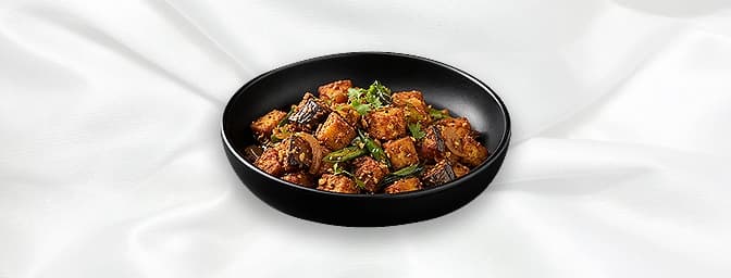 Kathrika porichathu — Deep fried, battered potato or aubergine slices, served with chutneys, GB Canteen Leamington Spa