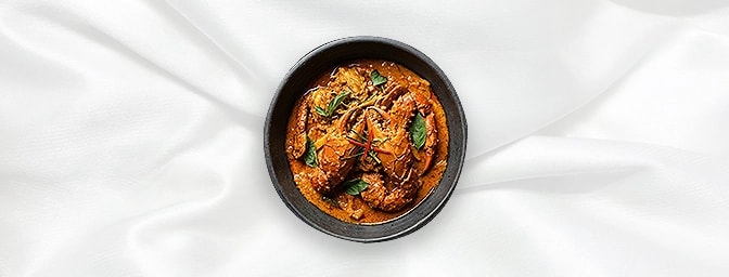 Crab with Red Curry Paste — Crab with red curry paste and coconut milk, served with the shell, GB Canteen Newington