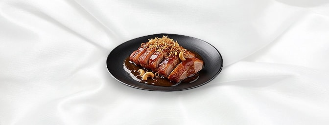 Ped Ma Kram — Crispy duck with tamarind sauce, fried shallots & cashew nuts, GB Canteen Petts Wood Thai